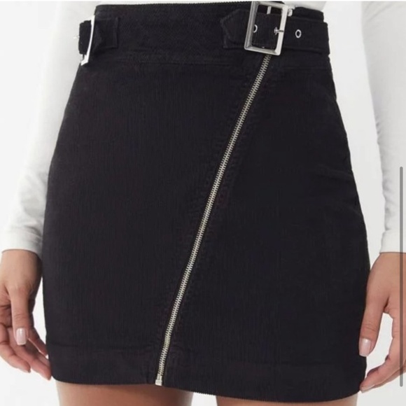 Urban Outfitters Velour Double Buckle Mini Skirt ✨🖤 - Picture 3 of 9